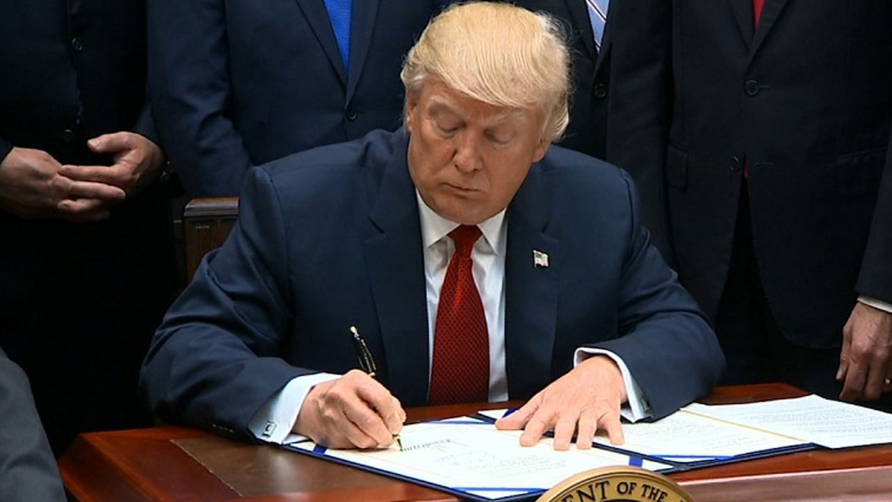 Trump, Çinli yetkililere yaptırım için hazırlanan tasarıyı onayladı