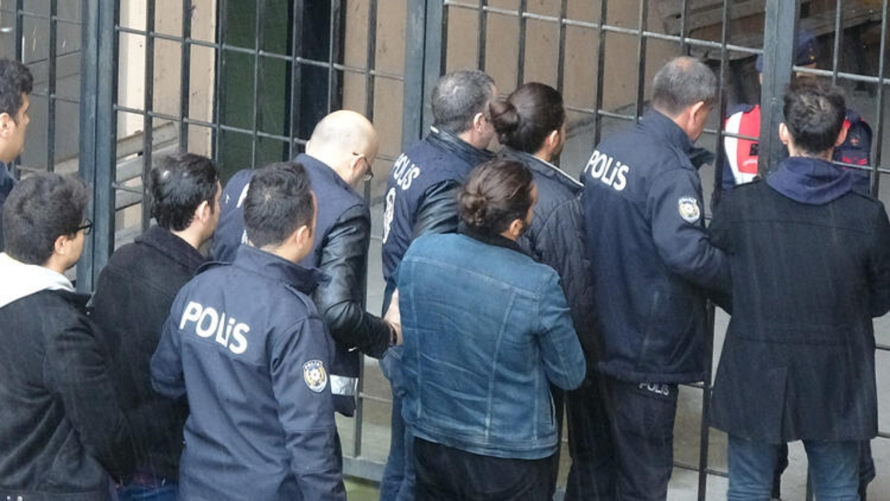 Yunanistan'a kaçmak isteyen FETÖ'cüler enselendi!