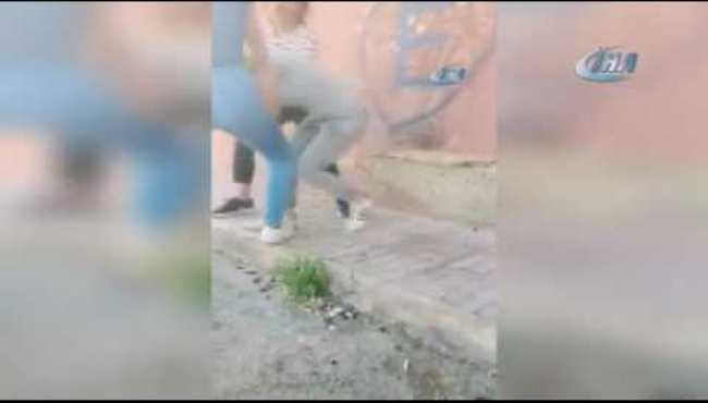Liseli kızların dehşete düşüren kavgası!