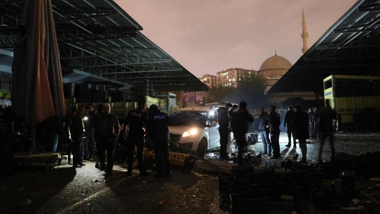 Diyarbakır'da sebze ve meyve halinde patlama!