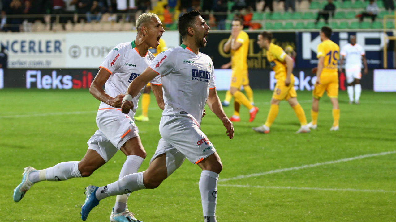 Alanyaspor'dan farklı tarife!