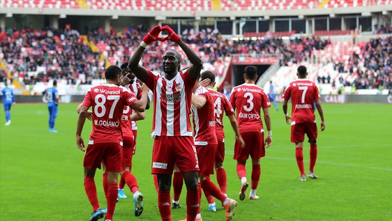 Süper Lig'de lider değişmedi!