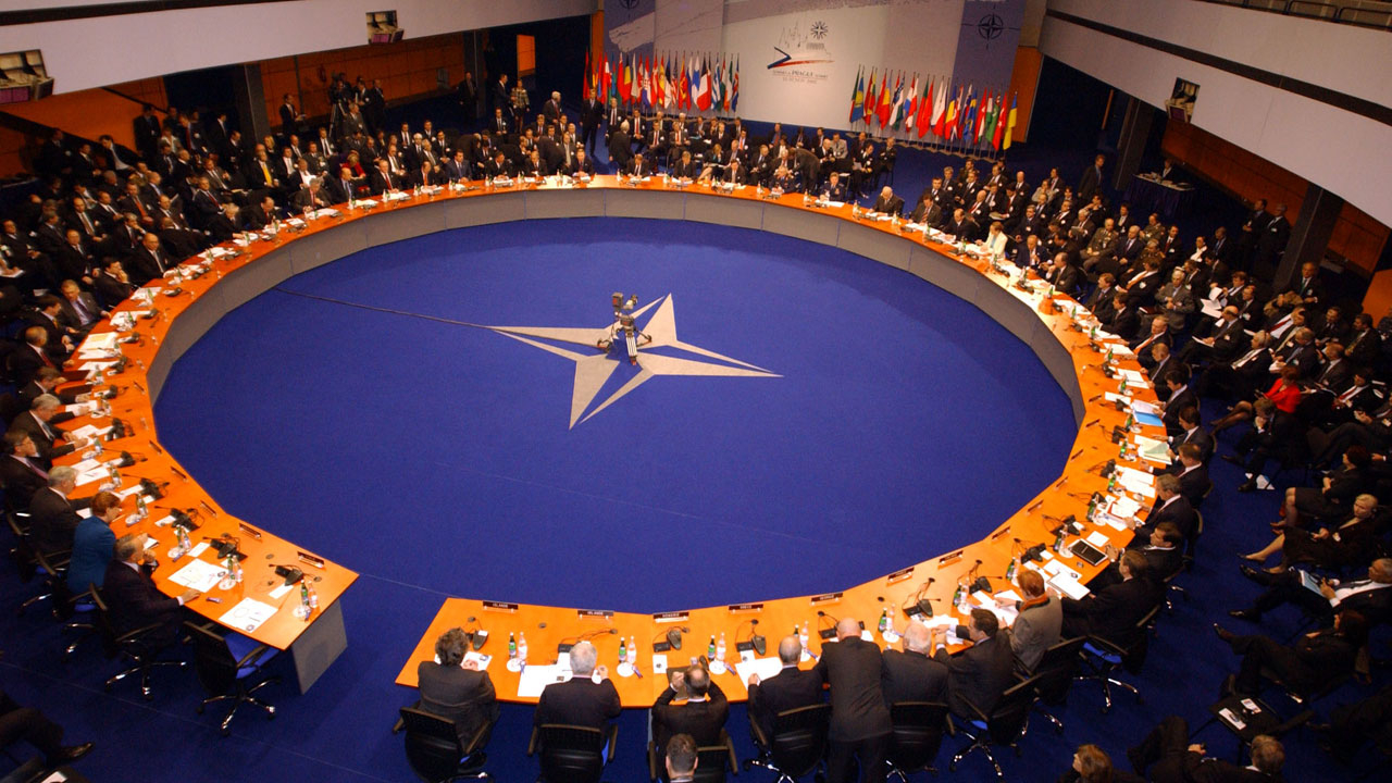 Yarınki NATO toplantısında dananın kuyruğu kopacak