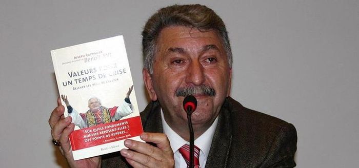 Can çekişirken bile ziyaretine gelmeyen çocukları mezarının açılmasını istedi!