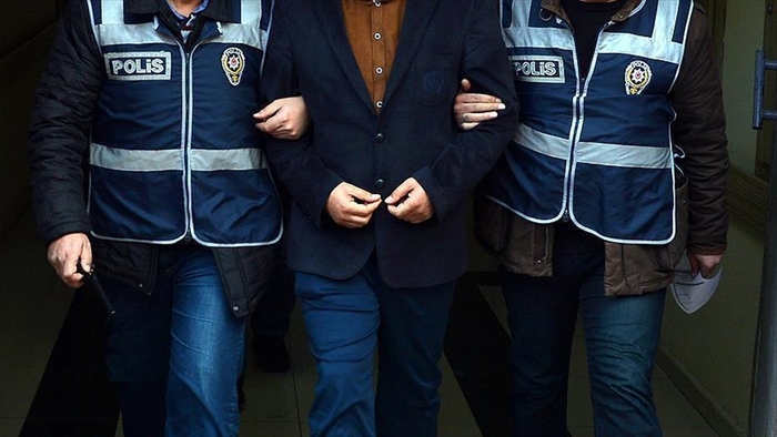 İstanbul'da 5'i profesör 7 kişi tutuklandı!