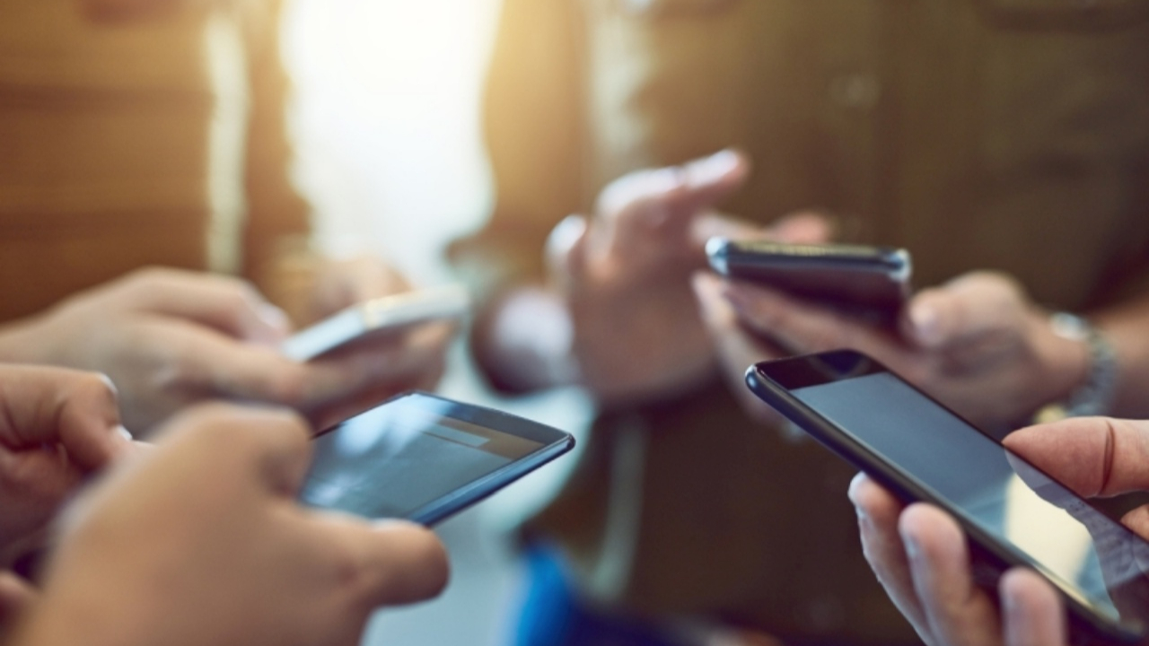 BTK 11 akıllı telefon ve telsizin satışını yasakladı!