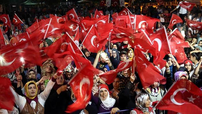 Diyarbakır'da 'Şehitlere Saygı ve Milli Birlik Yürüyüşü'