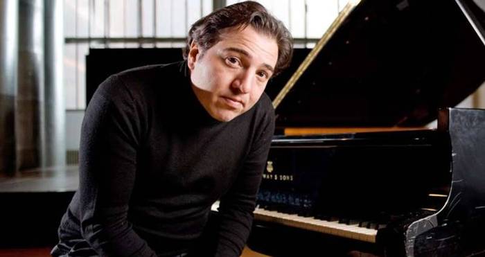 Beethoven ödülü aldı, dakikalarca ayakta alkışlandı