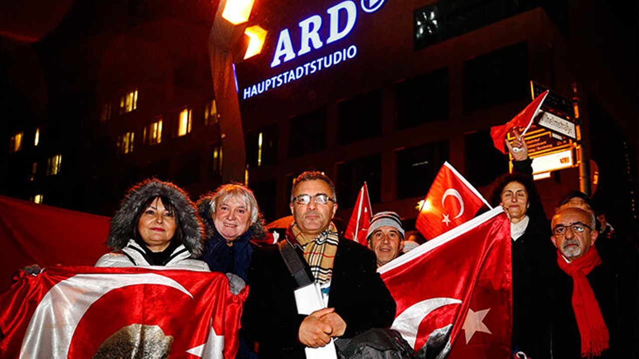 Alman televizyonunun Atatürk'e çirkin saldırısına sert tepki