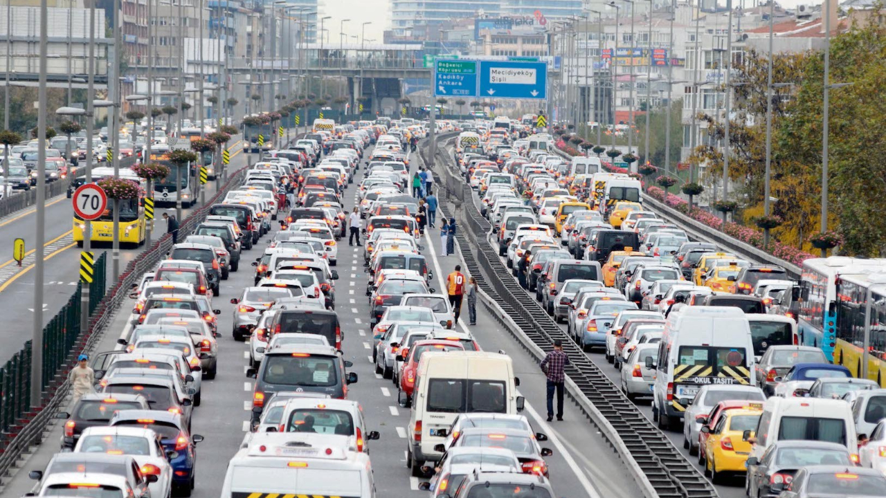 Otomobili olan herkesi ilgilendiriyor! İşte yeni yılda illere göre fiyatlar!