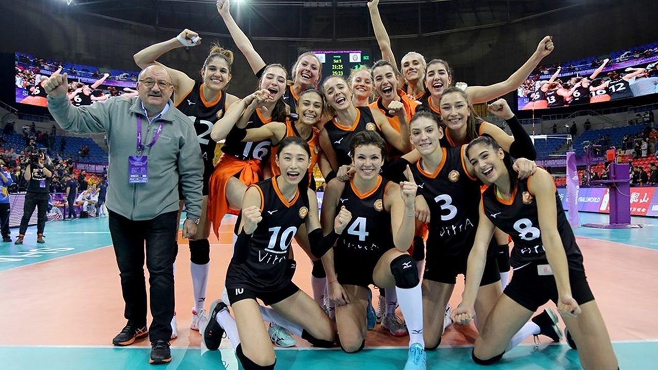 Eczacıbaşı VitrA, FIVB Kadınlar Dünya Kulüpler Voleybol Şampiyonası'nda finalde!