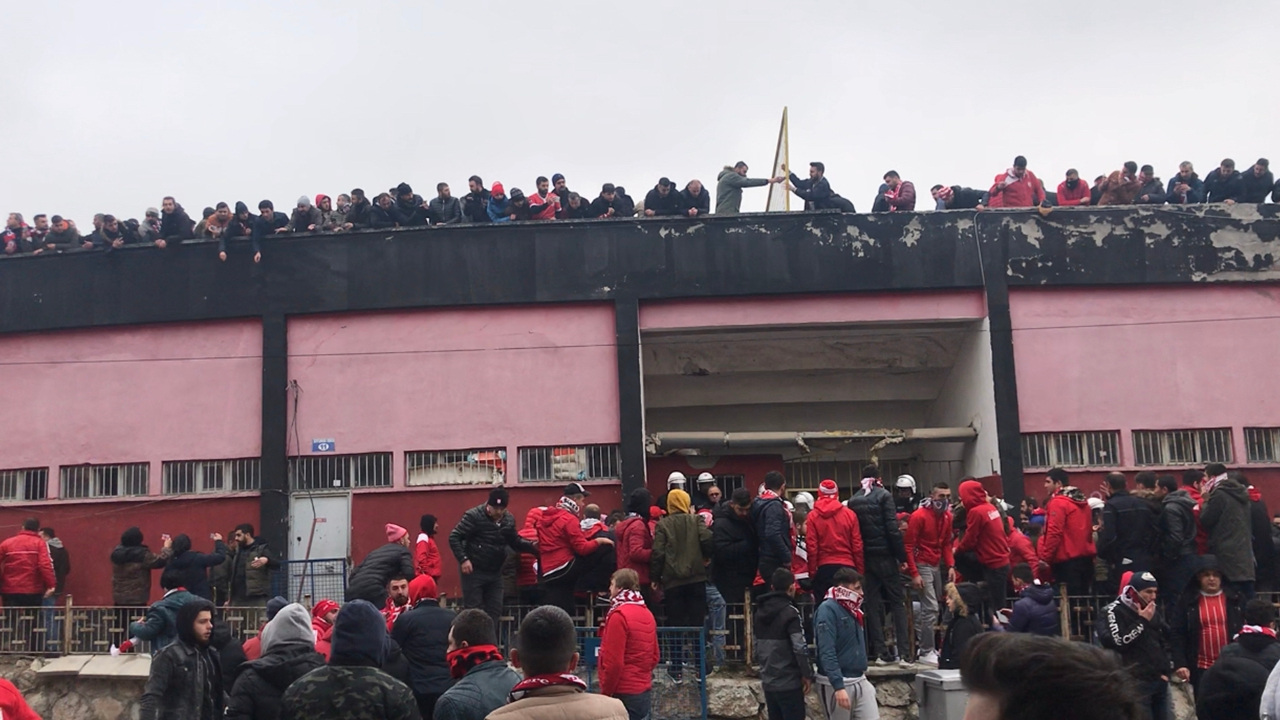 Maçtan önce arbede yaşandı, ortalık karıştı!