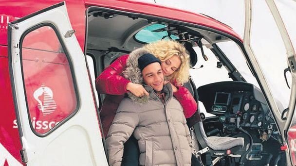 Van der Wiel geldi, cezasını ödedi, fotoğraf çekimine geri gitti!