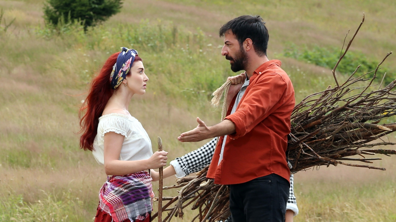 Fenomen dizi Ceren Özdemir'i unutmadı...