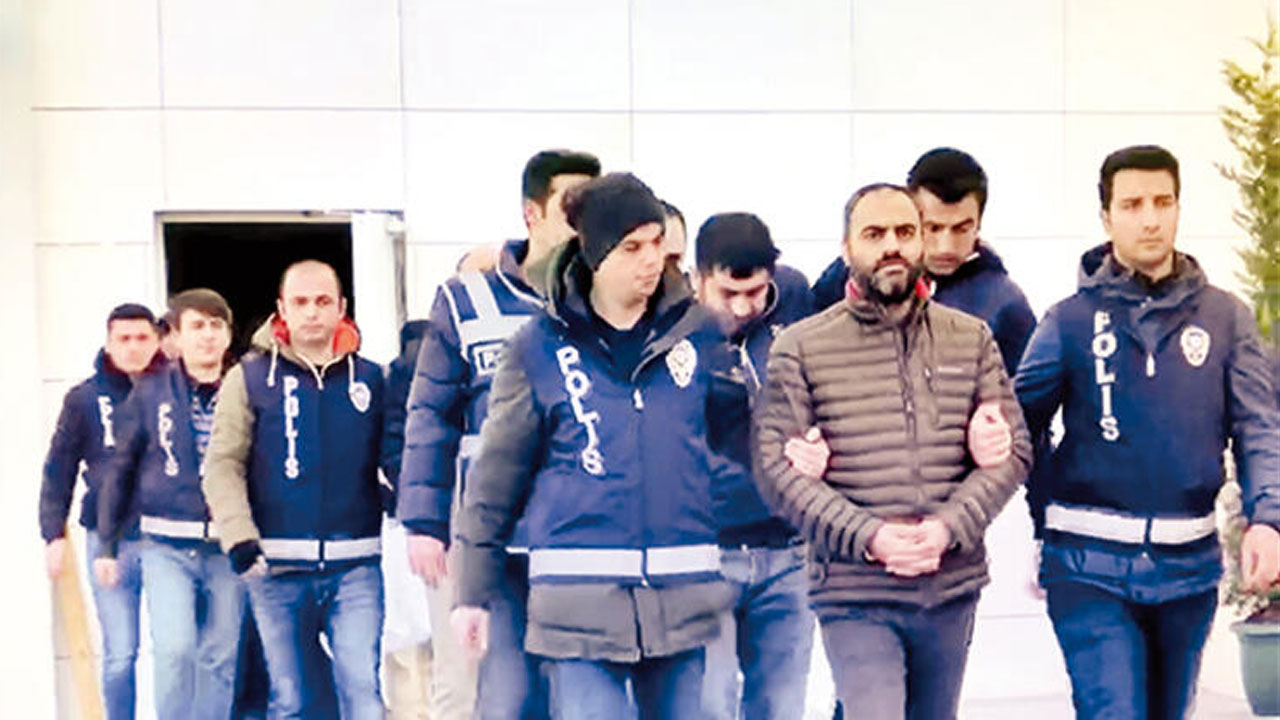 Kulak kesen pavyon çetesine operasyon