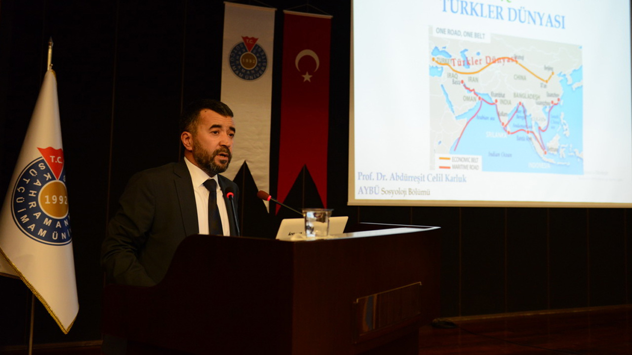 Uygur Türkü akademisyen ailesinin izini arıyor!