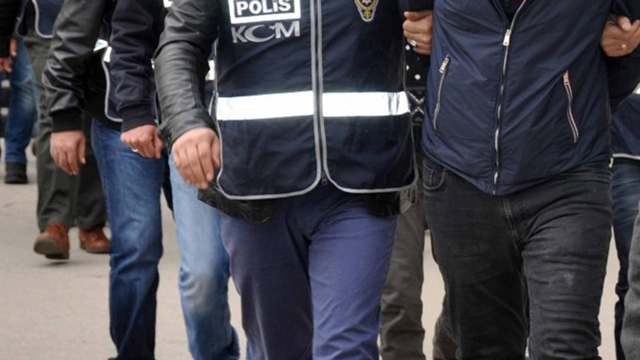 Eski belediye başkanları tutuklandı...