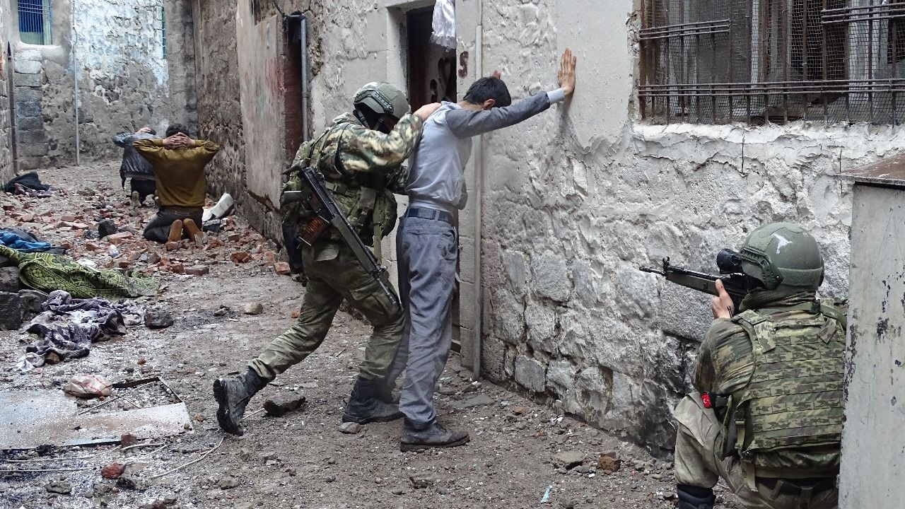 Şırnak'ta 3 terörist teslim oldu...