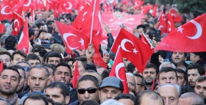 Şehitler için yürüdüler! Teröre karşı tek yürek
