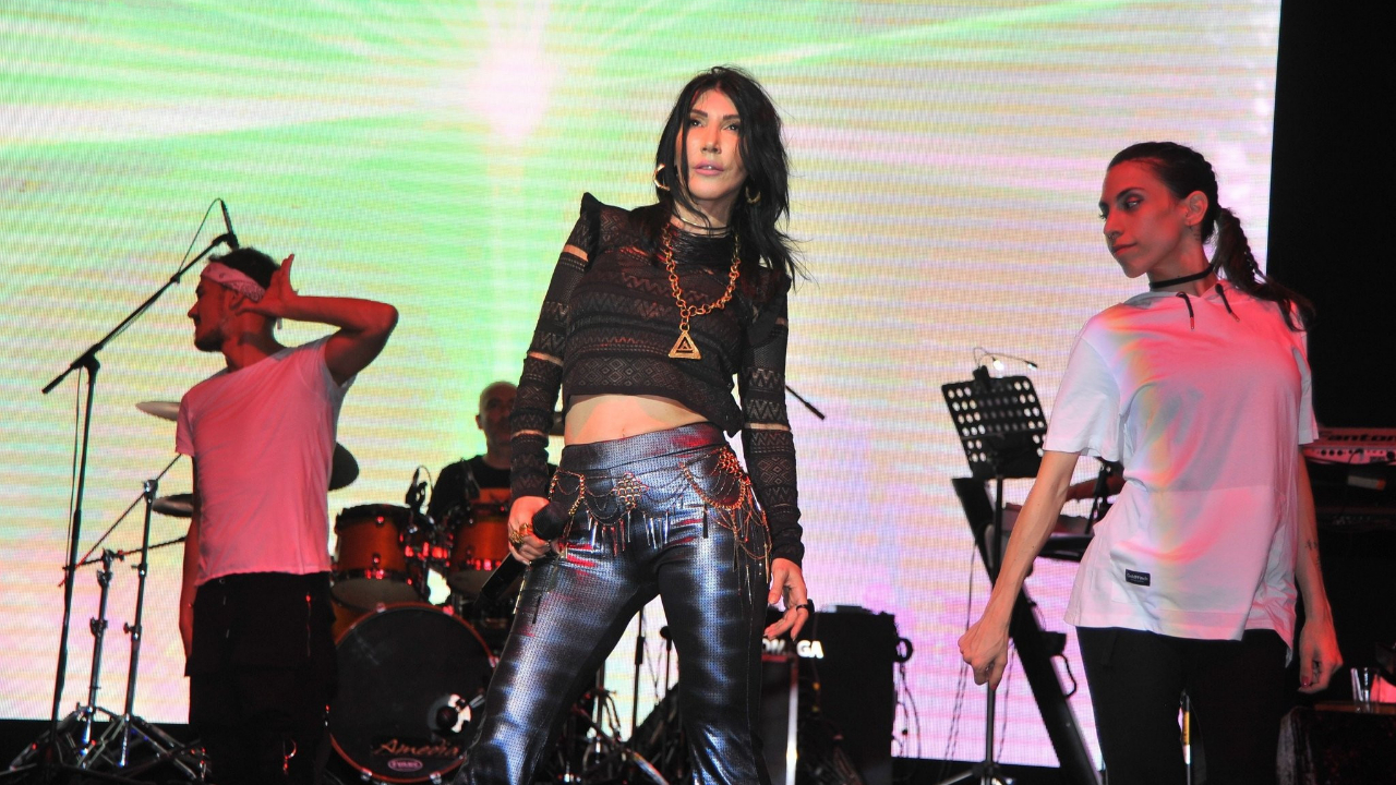 Hande Yener: Hepsinin mekanı cennet olsun!