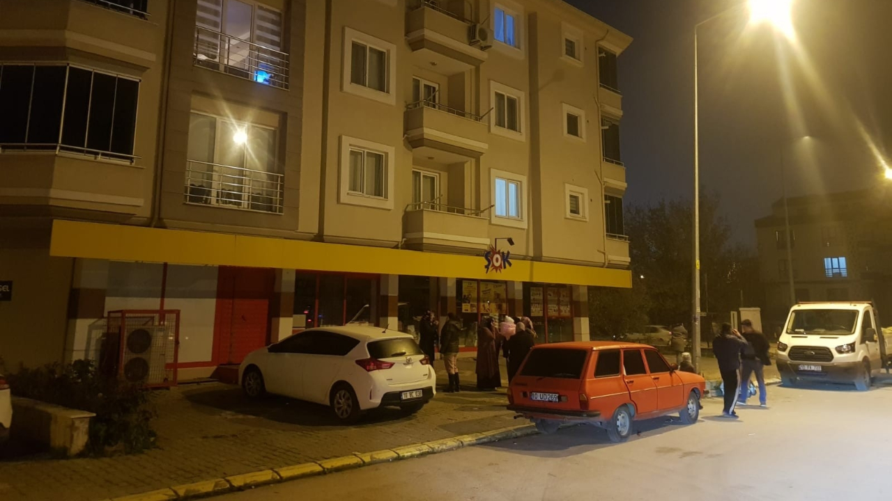 Balıkesir art arda depremlerle sarsıldı...