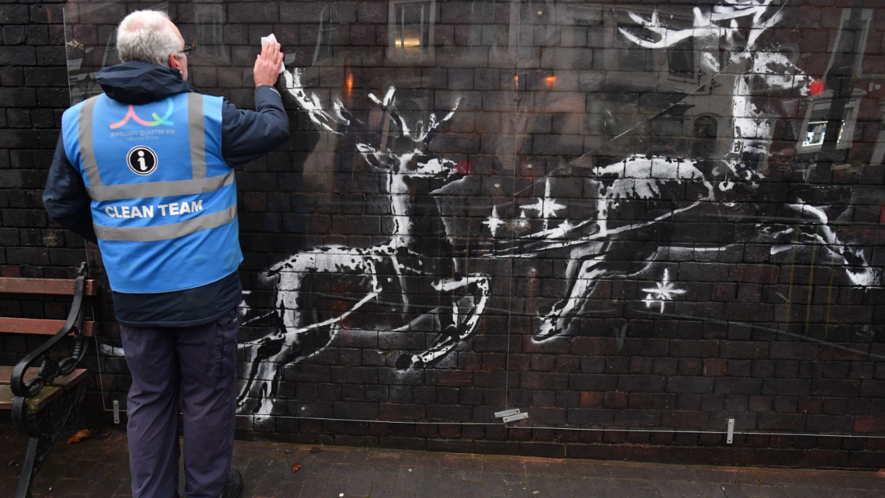 Banksy'nin son eserine saldırı!