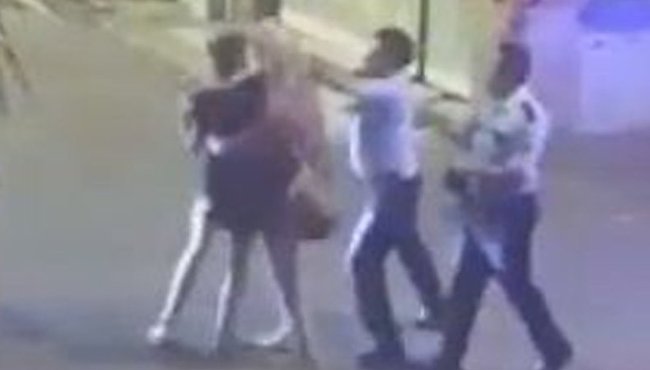 İzmir'de genç kızlar taciz ediliyoruz diye yardım istedikleri polisten dayak yediler!
