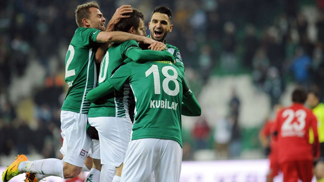 Bursaspor zirveyi kovalıyor