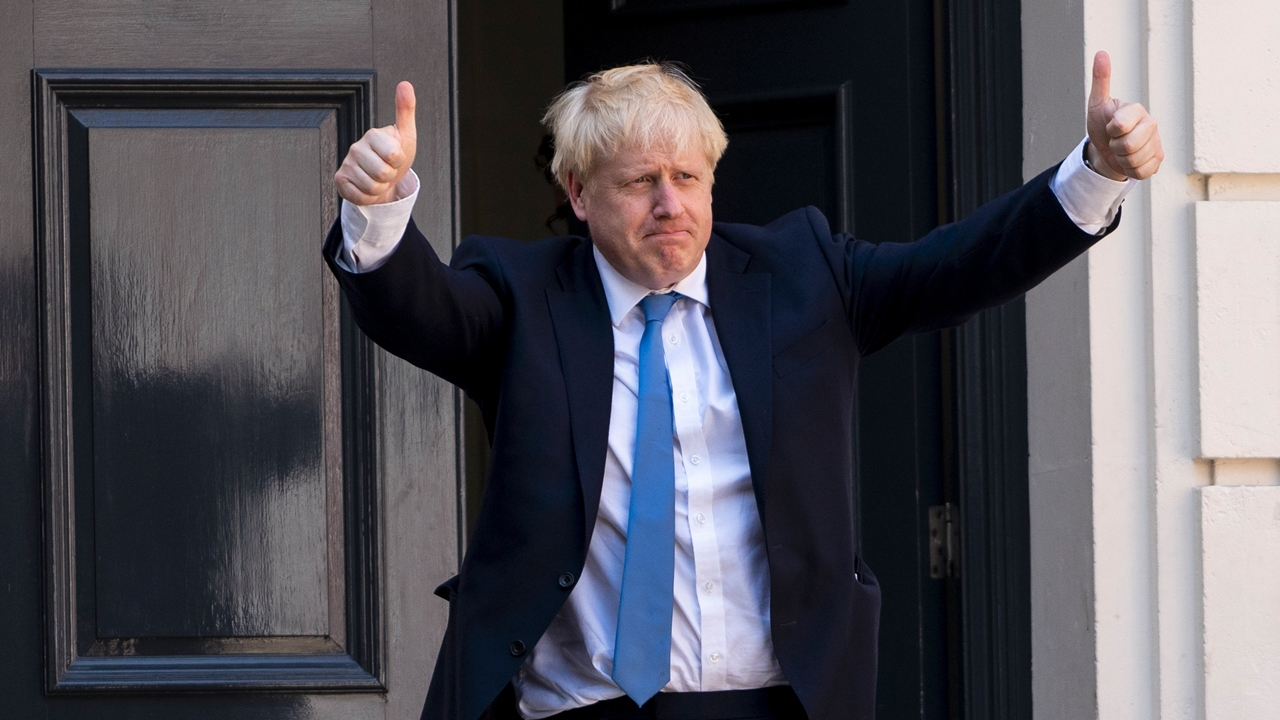 Boris Johnson tek başına iktidara geldi!