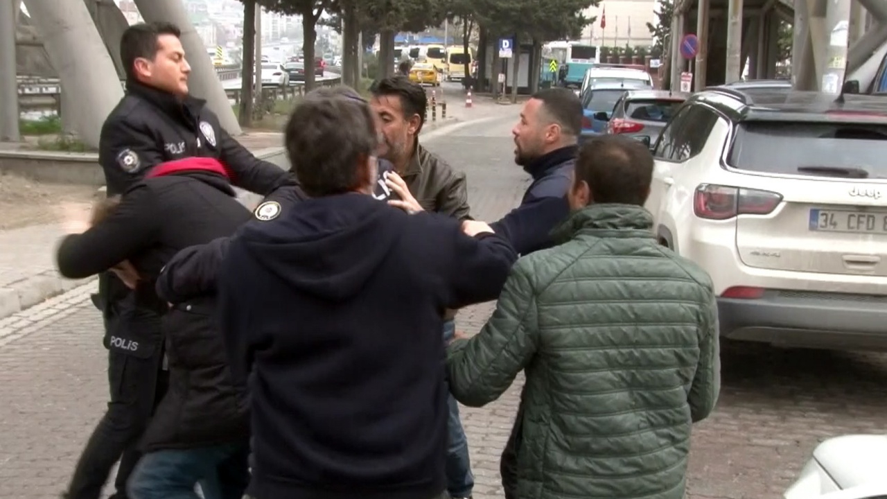 Otobüste uyuyan kadını taciz etti, linç edildi!