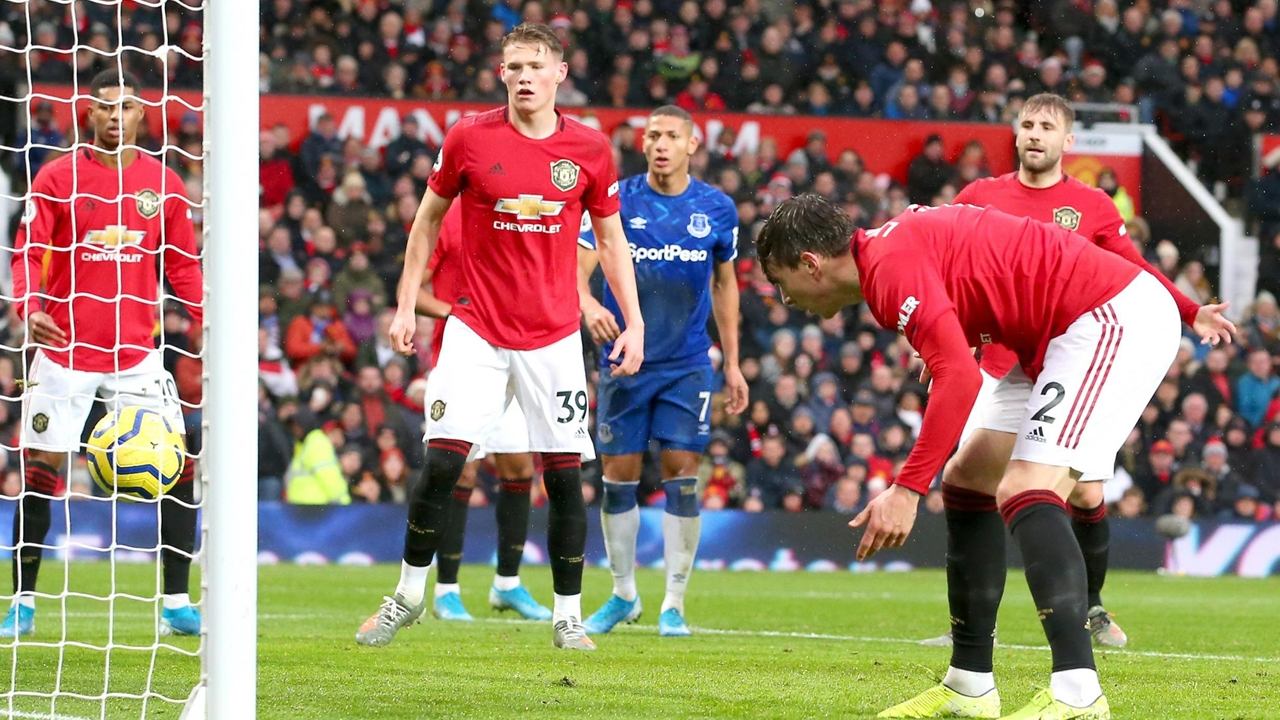 Manchester United, sahasında takıldı!
