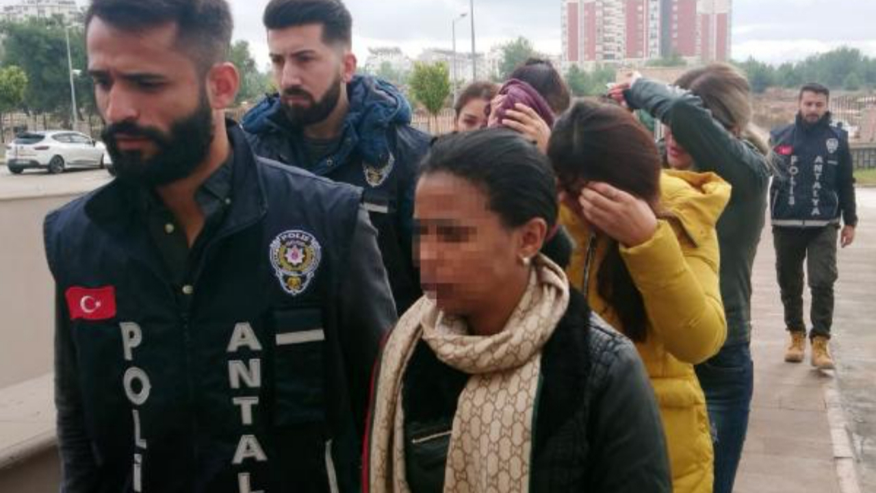 Antalya'da elektrikli bisikletle fuhuş!