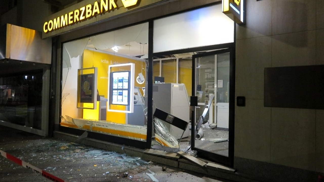 ATM'ler gece güvenlik gerekçesiyle kapatılacak!