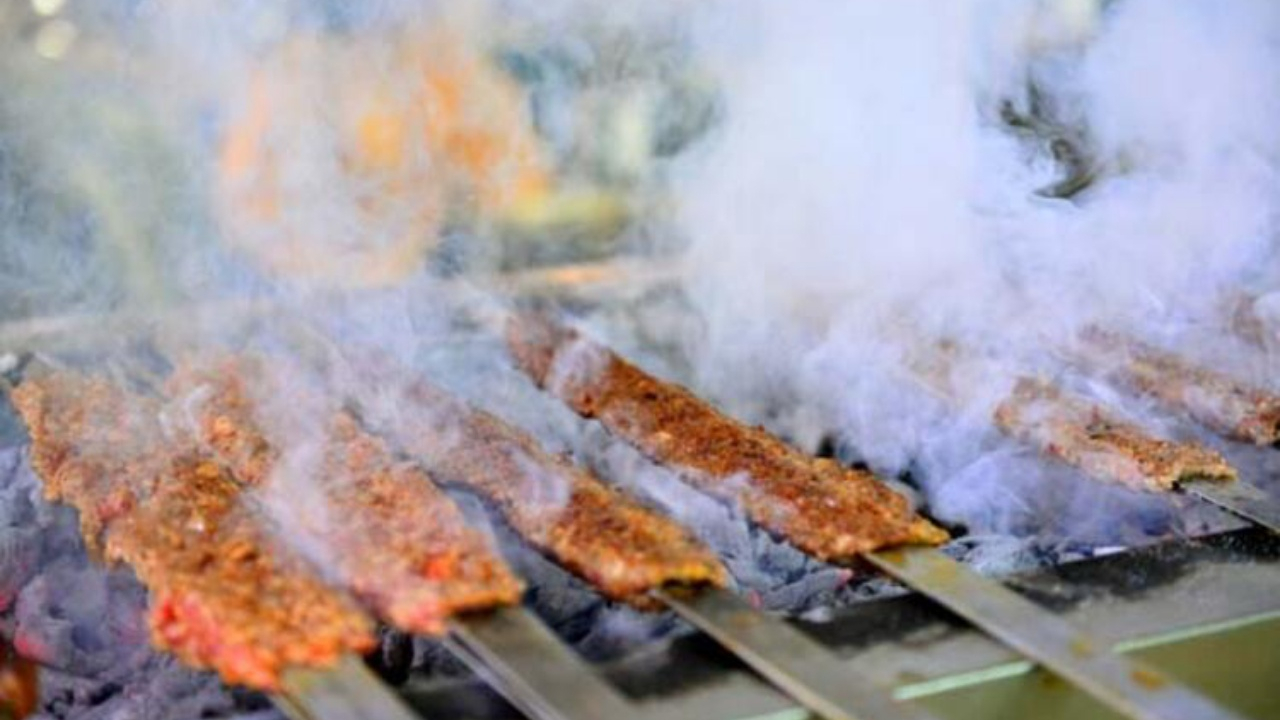 Adana kebapta iğrenç hile!
