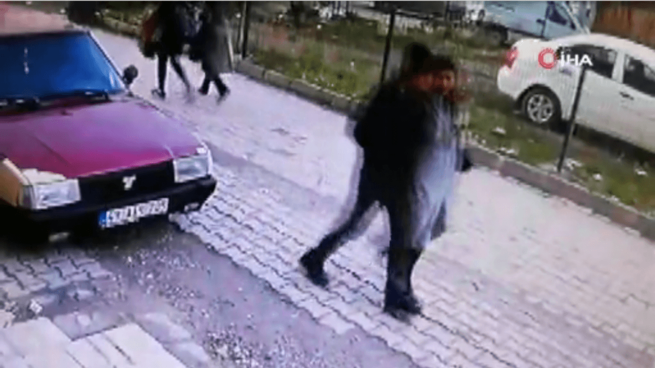 Kadın öğretmene sokak ortasında taciz!
