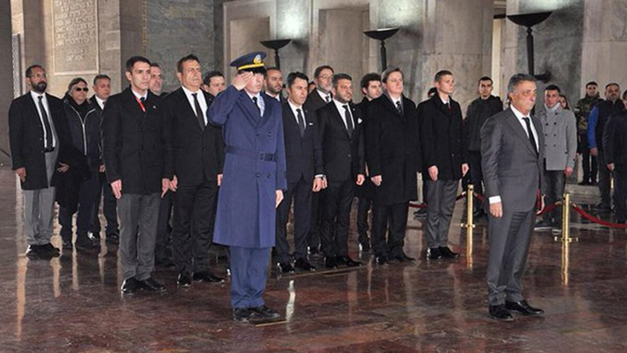 Ahmet Nur Çebi'den Anıtkabir'e ziyaret!