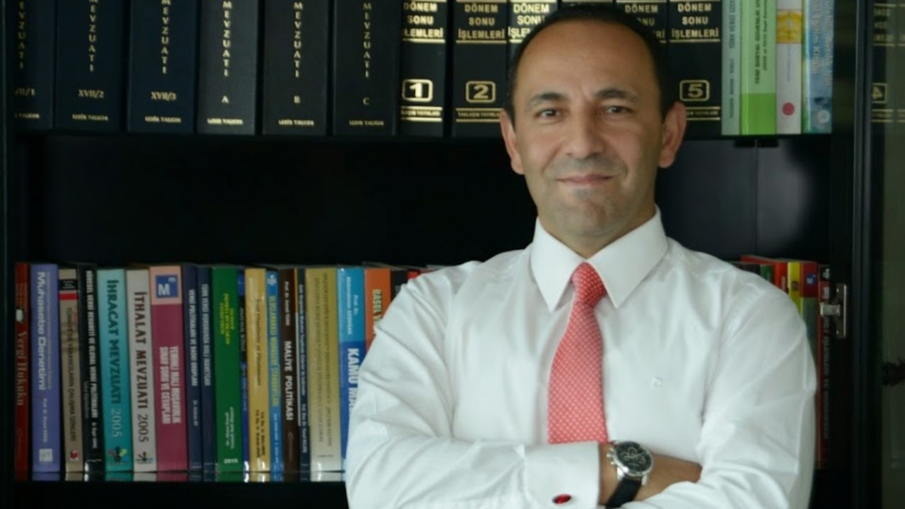 CHP'li başkan FETÖ'ye üye olmak suçundan görevden alındı.