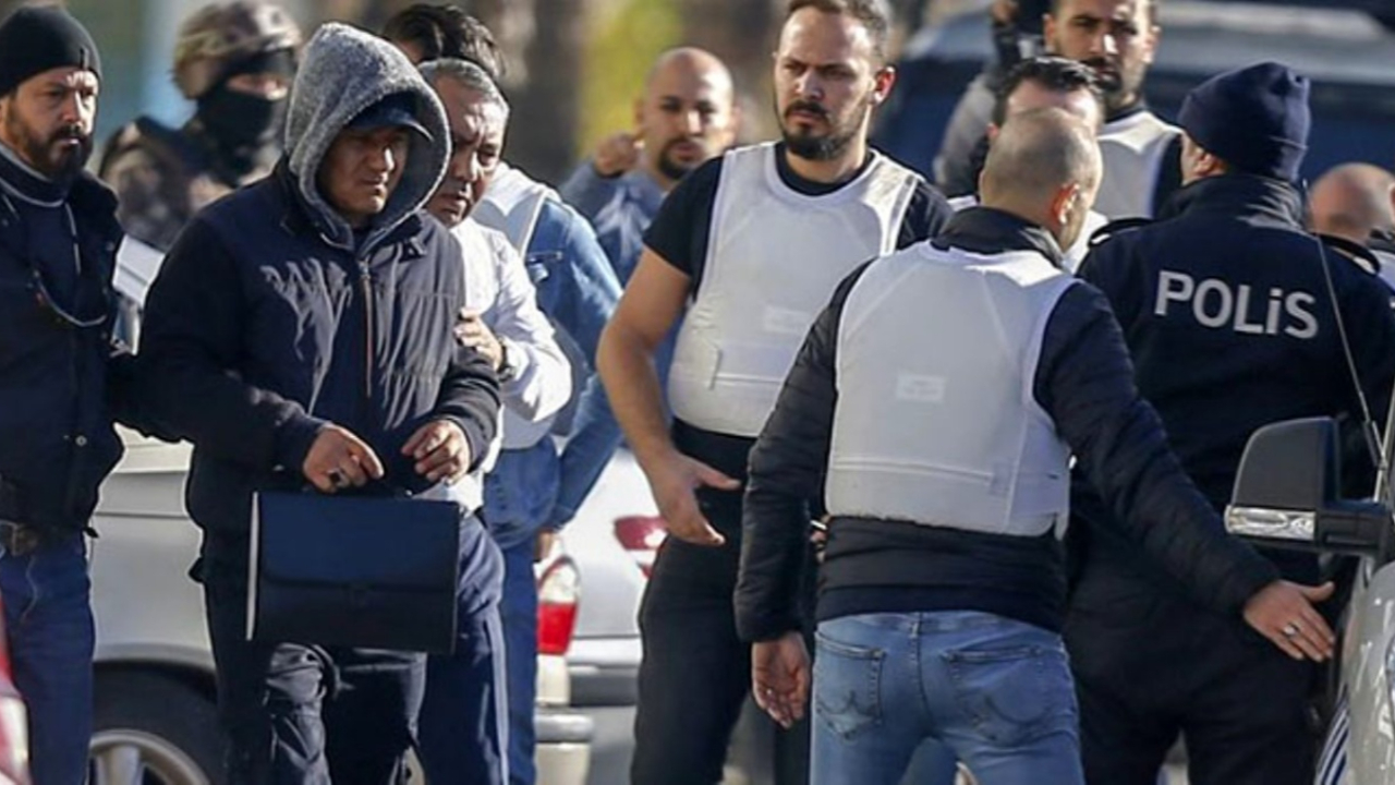 Antalya'daki soyguncunun mesleği şaşırttı!