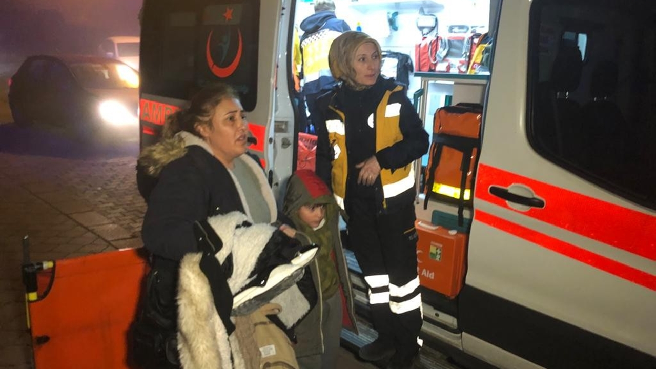4 kişilik aile doğal gazdan zehirlendi...