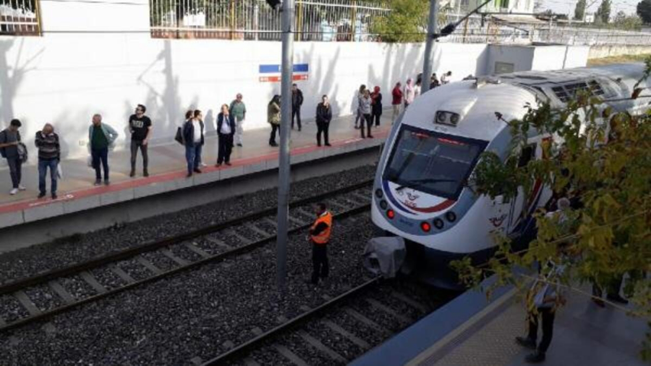 İzmir'de tren raylarında intihar!