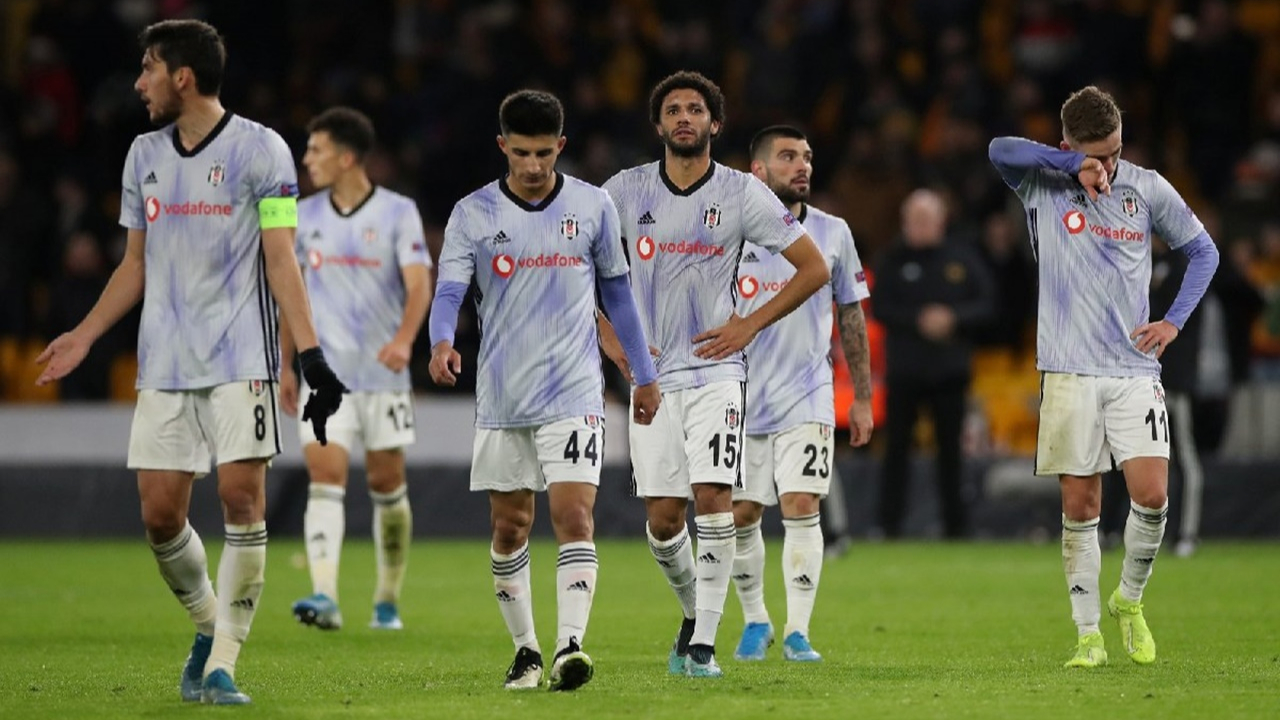 Beşiktaş'tan derbi öncesi ayrılık haberi!