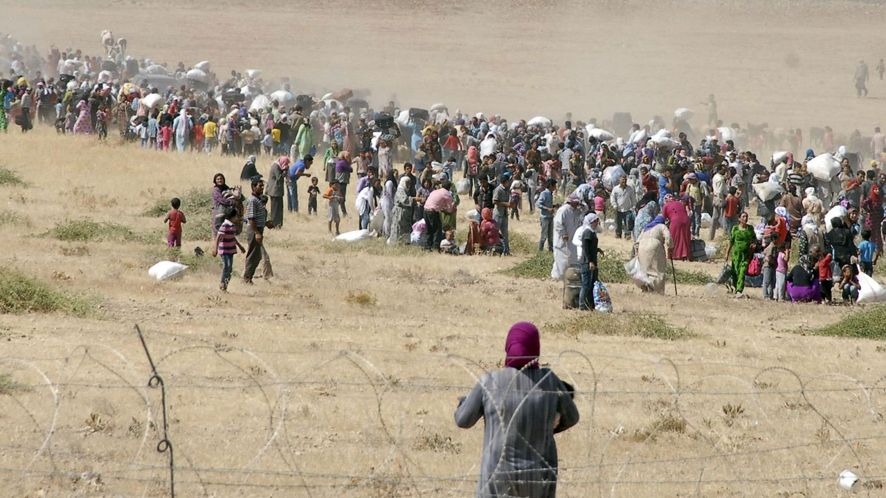 2 günde en az 25 bin sivil Türkiye sınırına göç etti