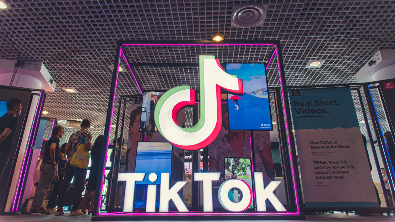Popüler video uygulaması TikTok'a yasak!