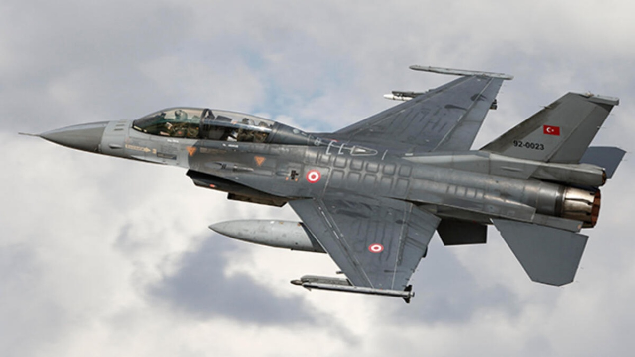 Libya hava sahasını Türk savaş uçaklarına açtı!