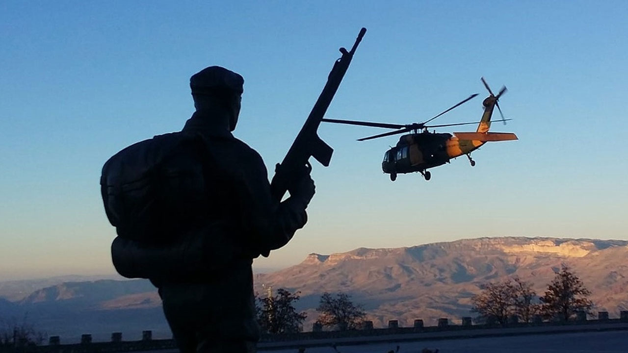 Pençe-1 ve Pençe-2 operasyonlarında PKK'ya ait çok sayıda silah, mühimmatı ve yaşam malzemesi ele geçirildi