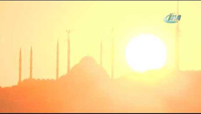 İstanbul'da izleyenleri mest eden gün doğumu!