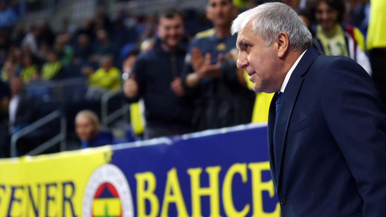 Fenerbahçe taraftarından Obradovic'e tam destek!