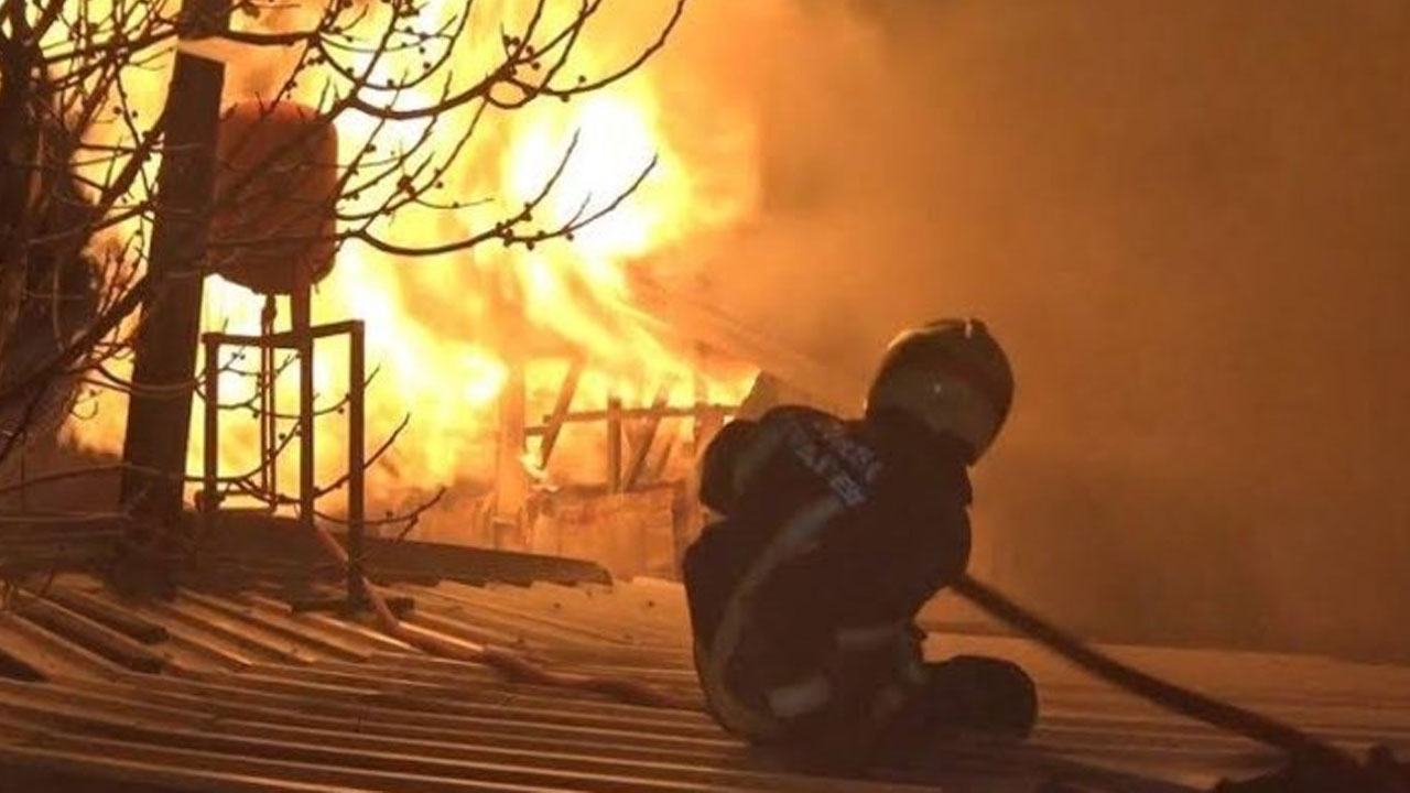 Bursa'da 3 fabrika küle döndü