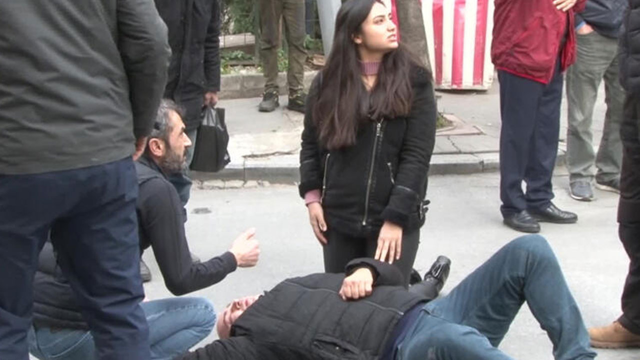 Genç kız bir an olsun yanından ayrılmadı