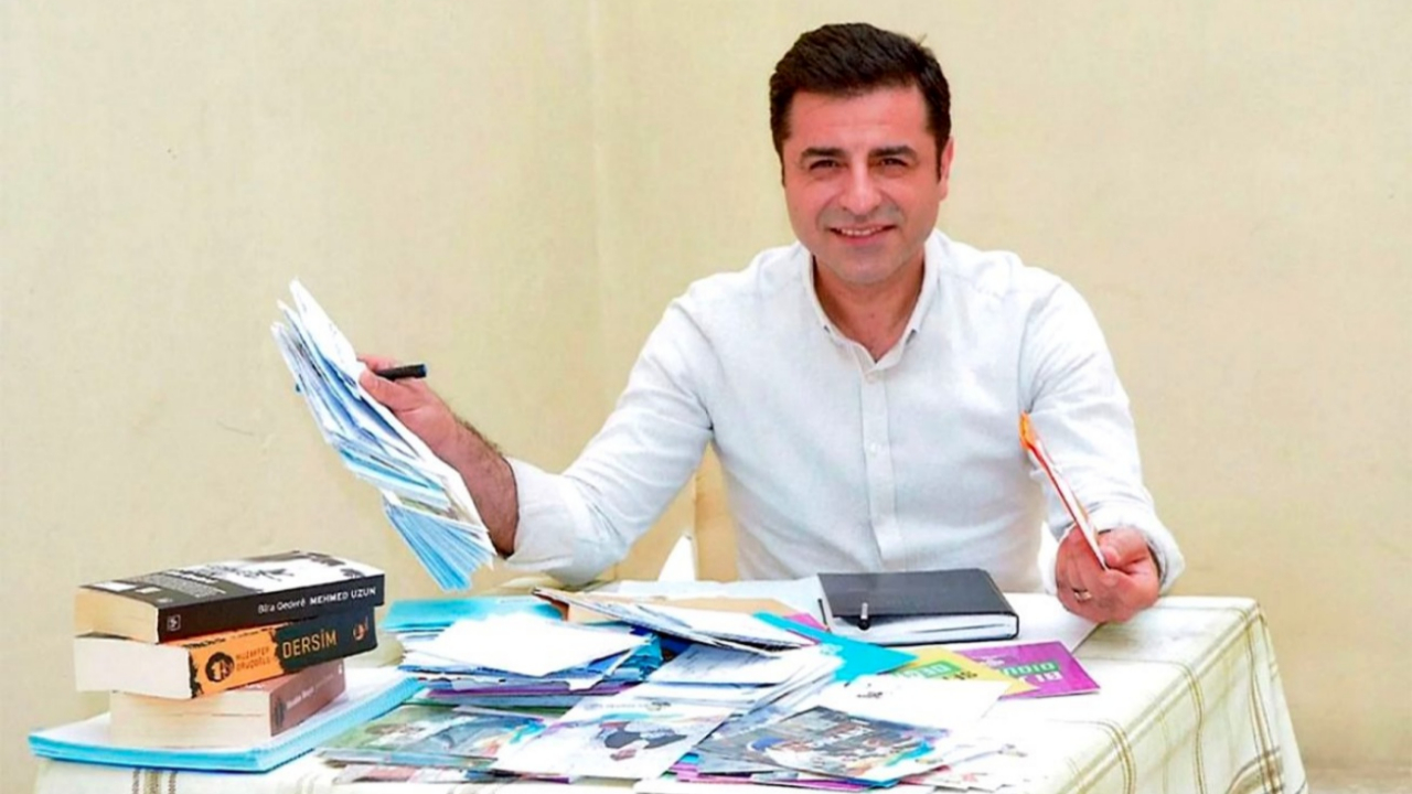 Demirtaş, Babacan ve Gül'ün göz kırpmasını bekliyor!